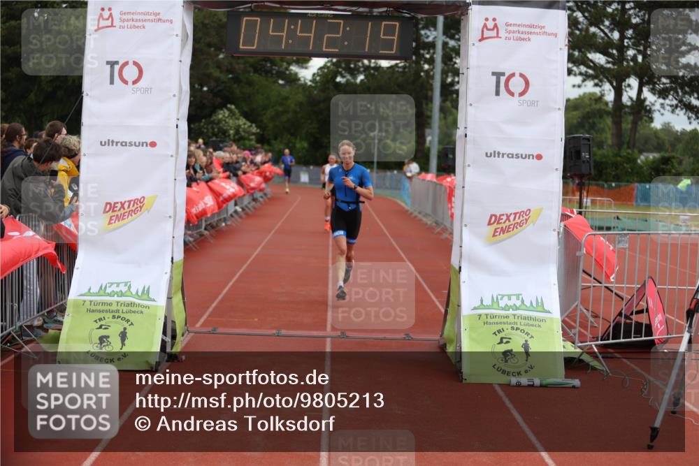 14.06.2026 - 7 Türme Triathlon Andreas Tolksdorf http://msf.ph/oto/9805213 14.06.2026 15:42:18 Ziel 911, 1184 meine-sportfotos.de
