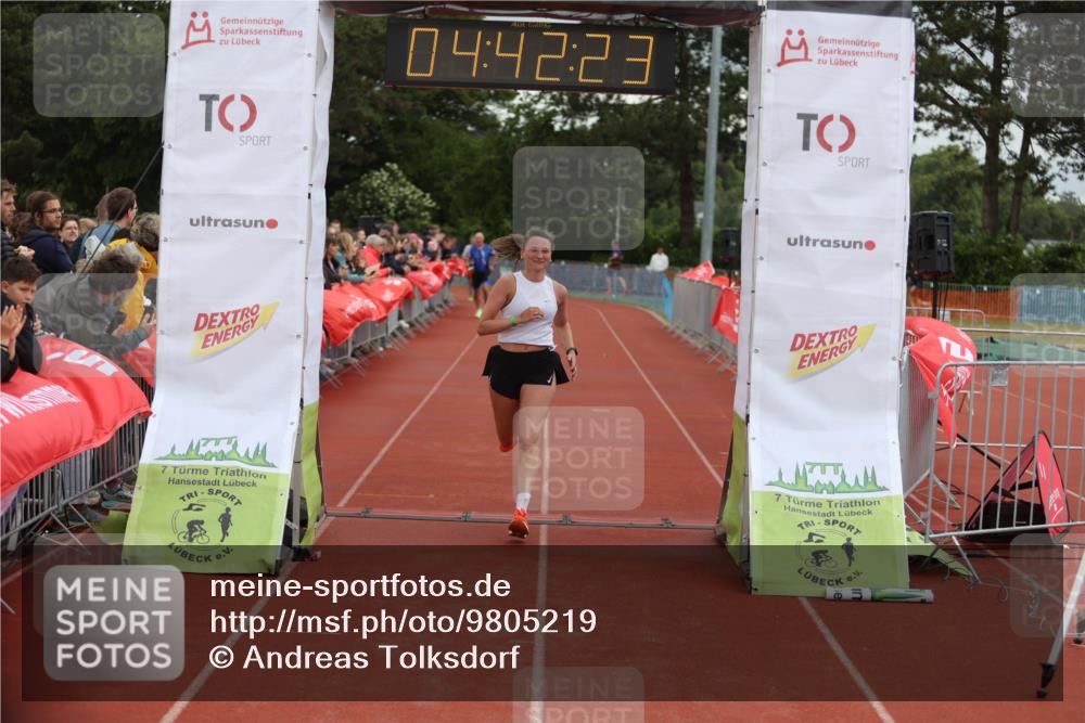 14.06.2026 - 7 Türme Triathlon Andreas Tolksdorf http://msf.ph/oto/9805219 14.06.2026 15:42:22 Ziel 911, 1184 meine-sportfotos.de