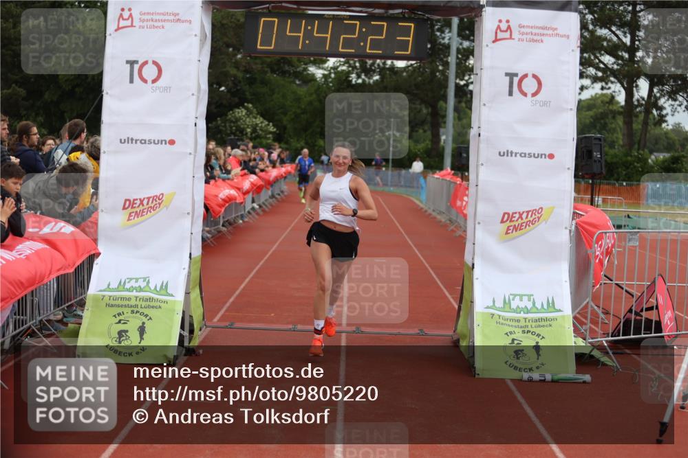 14.06.2026 - 7 Türme Triathlon Andreas Tolksdorf http://msf.ph/oto/9805220 14.06.2026 15:42:22 Ziel 911, 1184 meine-sportfotos.de