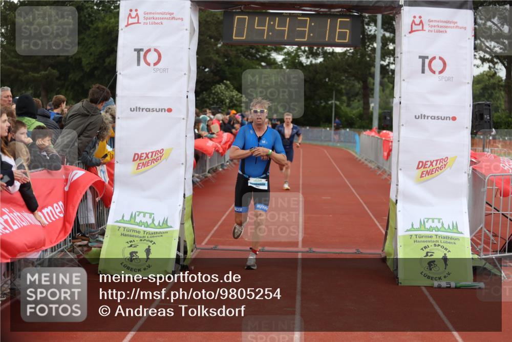 14.06.2026 - 7 Türme Triathlon Andreas Tolksdorf http://msf.ph/oto/9805254 14.06.2026 15:43:15 Ziel 710, 1067, 1601 meine-sportfotos.de