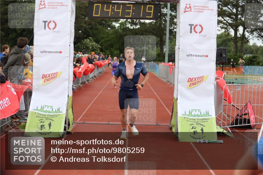 14.06.2026 - 7 Türme Triathlon Andreas Tolksdorf http://msf.ph/oto/9805259 14.06.2026 15:43:18 Ziel 710, 1067, 1601 meine-sportfotos.de