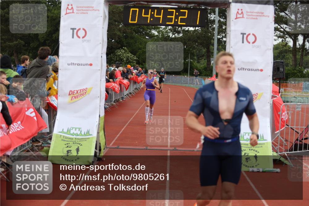 14.06.2026 - 7 Türme Triathlon Andreas Tolksdorf http://msf.ph/oto/9805261 14.06.2026 15:43:20 Ziel 710, 1067, 1601 meine-sportfotos.de