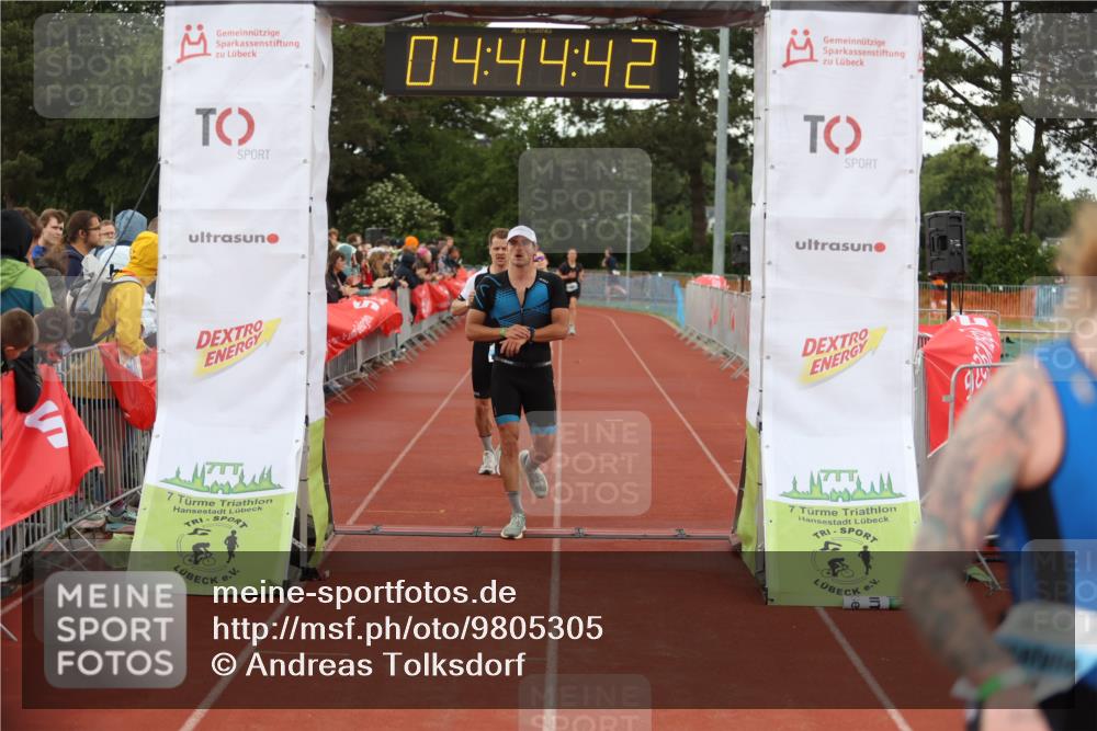 14.06.2026 - 7 Türme Triathlon Andreas Tolksdorf http://msf.ph/oto/9805305 14.06.2026 15:44:41 Ziel 832, 992, 1032, 1068, 1651 meine-sportfotos.de