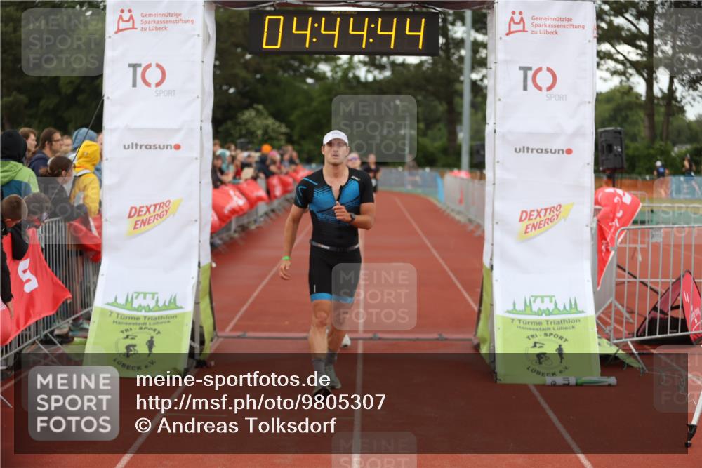 14.06.2026 - 7 Türme Triathlon Andreas Tolksdorf http://msf.ph/oto/9805307 14.06.2026 15:44:42 Ziel 832, 992, 1032, 1068, 1651 meine-sportfotos.de