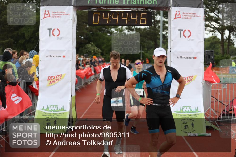 14.06.2026 - 7 Türme Triathlon Andreas Tolksdorf http://msf.ph/oto/9805311 14.06.2026 15:44:44 Ziel 832, 992, 993, 1032, 1068, 1651 meine-sportfotos.de