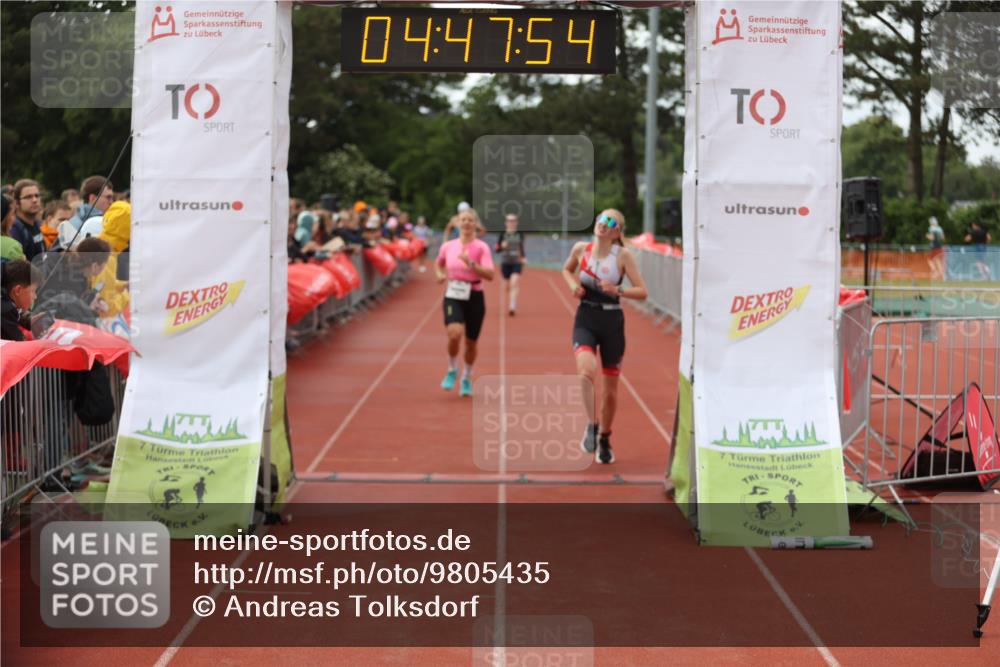 14.06.2026 - 7 Türme Triathlon Andreas Tolksdorf http://msf.ph/oto/9805435 14.06.2026 15:47:53 Ziel 673, 1596, 1679, 1681 meine-sportfotos.de