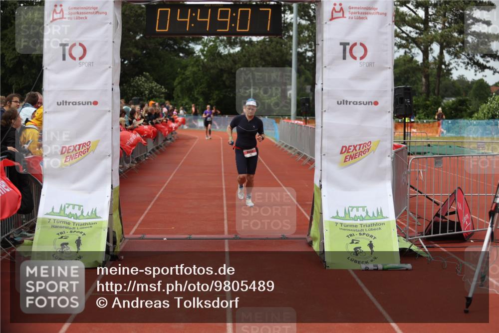 14.06.2026 - 7 Türme Triathlon Andreas Tolksdorf http://msf.ph/oto/9805489 14.06.2026 15:49:06 Ziel 738, 1164 meine-sportfotos.de