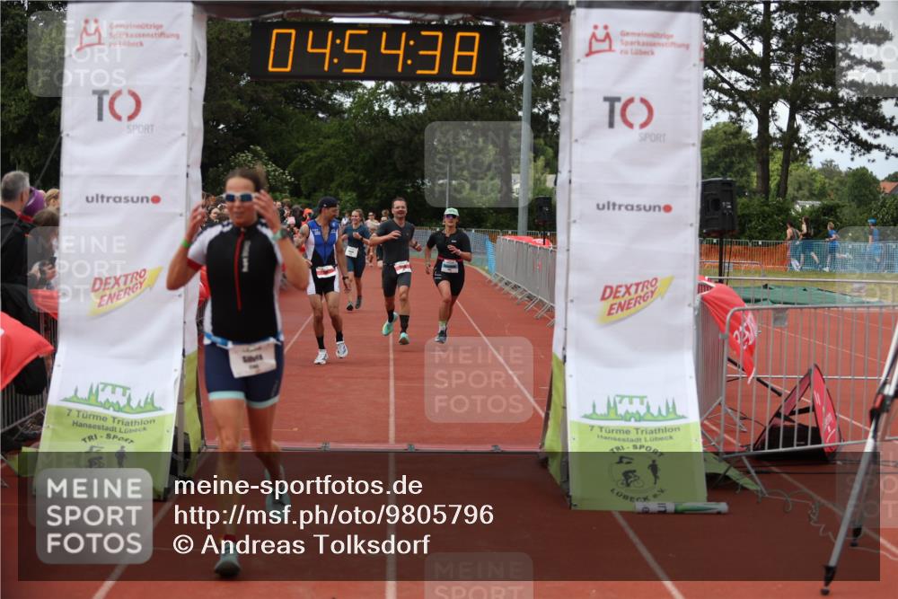 14.06.2026 - 7 Türme Triathlon Andreas Tolksdorf http://msf.ph/oto/9805796 14.06.2026 15:54:37 Ziel 711, 827, 1061, 1526, 1730, 1745 meine-sportfotos.de