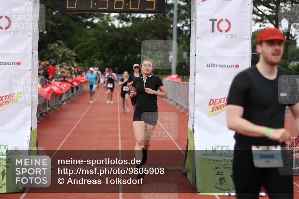14.06.2026 - 7 Türme Triathlon Andreas Tolksdorf http://msf.ph/oto/9805908 14.06.2026 15:56:07 Ziel 751, 960, 1662, 1722, 1735, 1756 meine-sportfotos.de