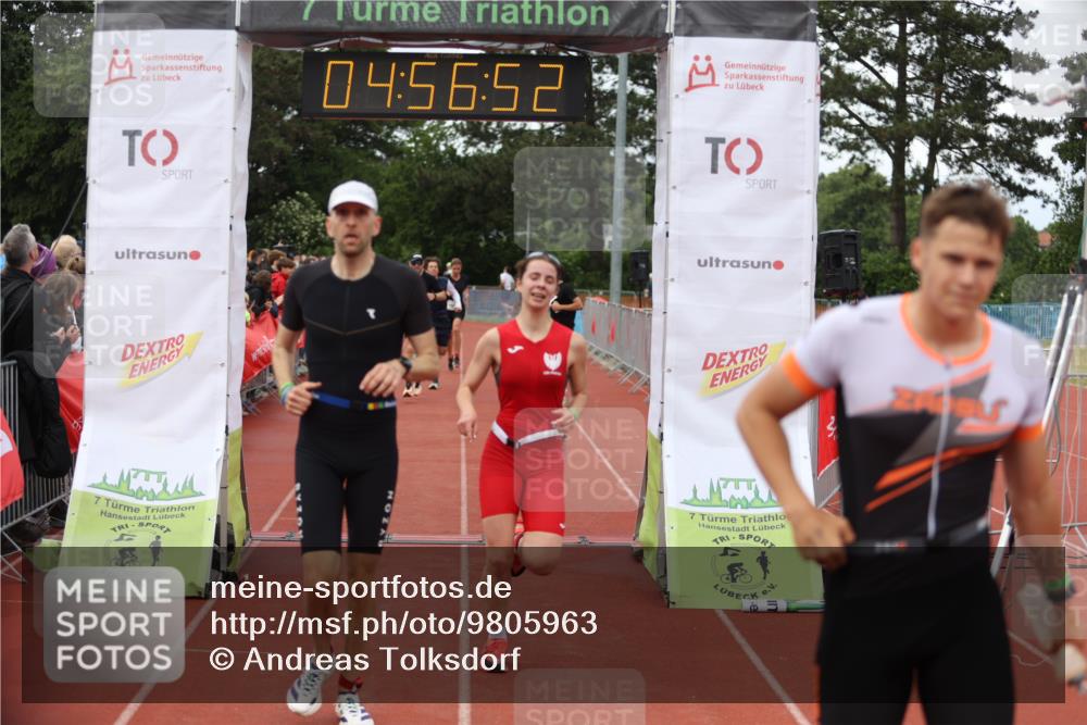 14.06.2026 - 7 Türme Triathlon Andreas Tolksdorf http://msf.ph/oto/9805963 14.06.2026 15:56:51 Ziel 743, 1368, 1435, 1488, 1508, 1562, 1591, 1697, 1715, 1770 meine-sportfotos.de