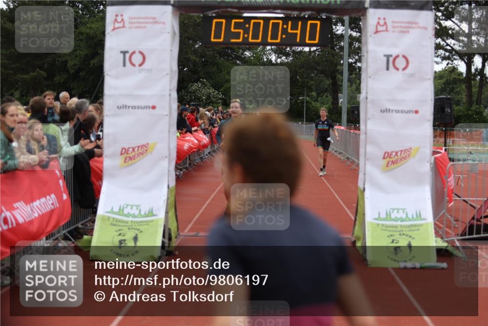 14.06.2026 - 7 Türme Triathlon Andreas Tolksdorf http://msf.ph/oto/9806197 14.06.2026 16:00:39 Ziel 979, 983, 1112 meine-sportfotos.de