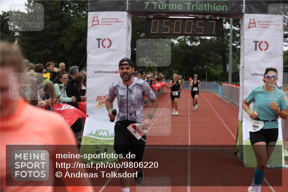 14.06.2026 - 7 Türme Triathlon Andreas Tolksdorf http://msf.ph/oto/9806220 14.06.2026 16:00:56 Ziel 684, 688, 903, 928, 1554, 1657, 1664, 1736 meine-sportfotos.de