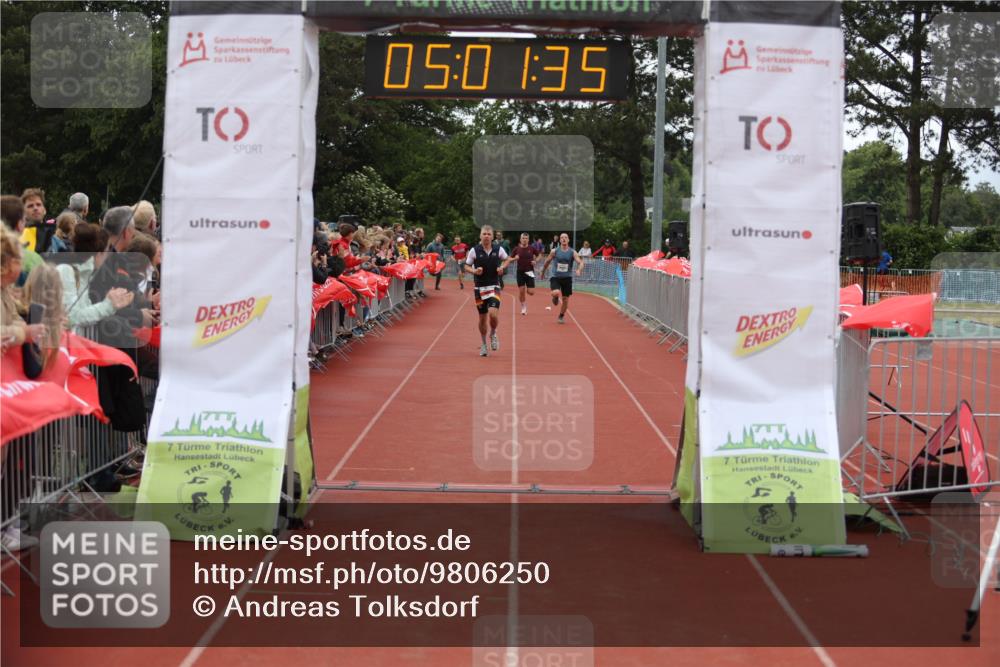 14.06.2026 - 7 Türme Triathlon Andreas Tolksdorf http://msf.ph/oto/9806250 14.06.2026 16:01:34 Ziel 806, 1382, 1794 meine-sportfotos.de