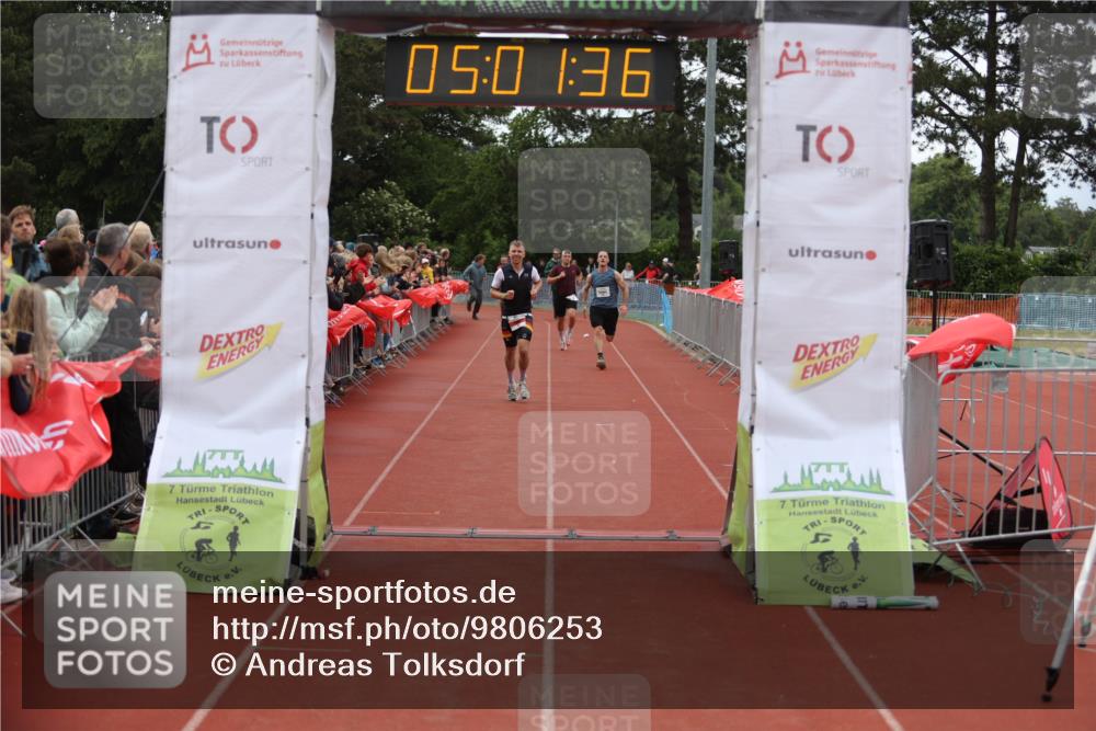 14.06.2026 - 7 Türme Triathlon Andreas Tolksdorf http://msf.ph/oto/9806253 14.06.2026 16:01:35 Ziel 806, 1382, 1794 meine-sportfotos.de