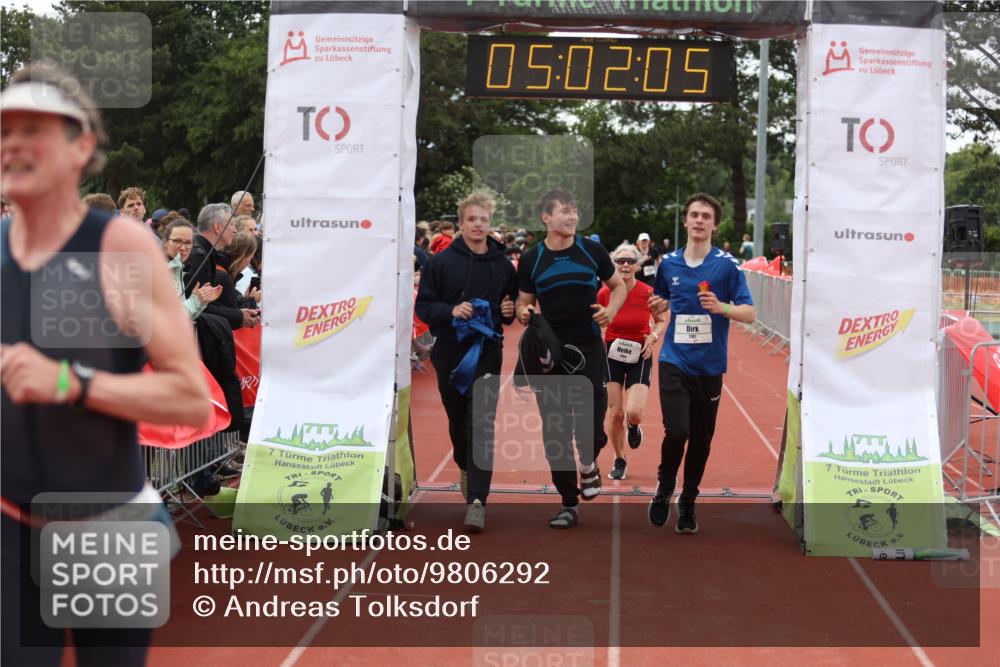 14.06.2026 - 7 Türme Triathlon Andreas Tolksdorf http://msf.ph/oto/9806292 14.06.2026 16:02:04 Ziel 1035, 1555, 1655, 1704, 1781 meine-sportfotos.de