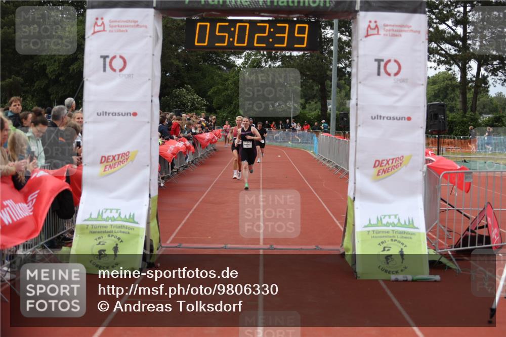 14.06.2026 - 7 Türme Triathlon Andreas Tolksdorf http://msf.ph/oto/9806330 14.06.2026 16:02:38 Ziel 812, 866, 1597, 1677, 1695 meine-sportfotos.de