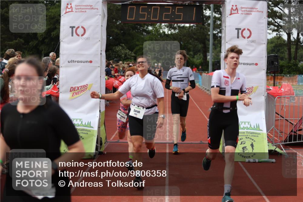 14.06.2026 - 7 Türme Triathlon Andreas Tolksdorf http://msf.ph/oto/9806358 14.06.2026 16:02:50 Ziel 716, 812, 1293, 1322, 1511, 1597, 1599, 1642, 1695 meine-sportfotos.de