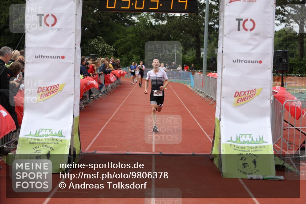 14.06.2026 - 7 Türme Triathlon Andreas Tolksdorf http://msf.ph/oto/9806378 14.06.2026 16:03:13 Ziel 1064, 1477, 1620, 1747 meine-sportfotos.de