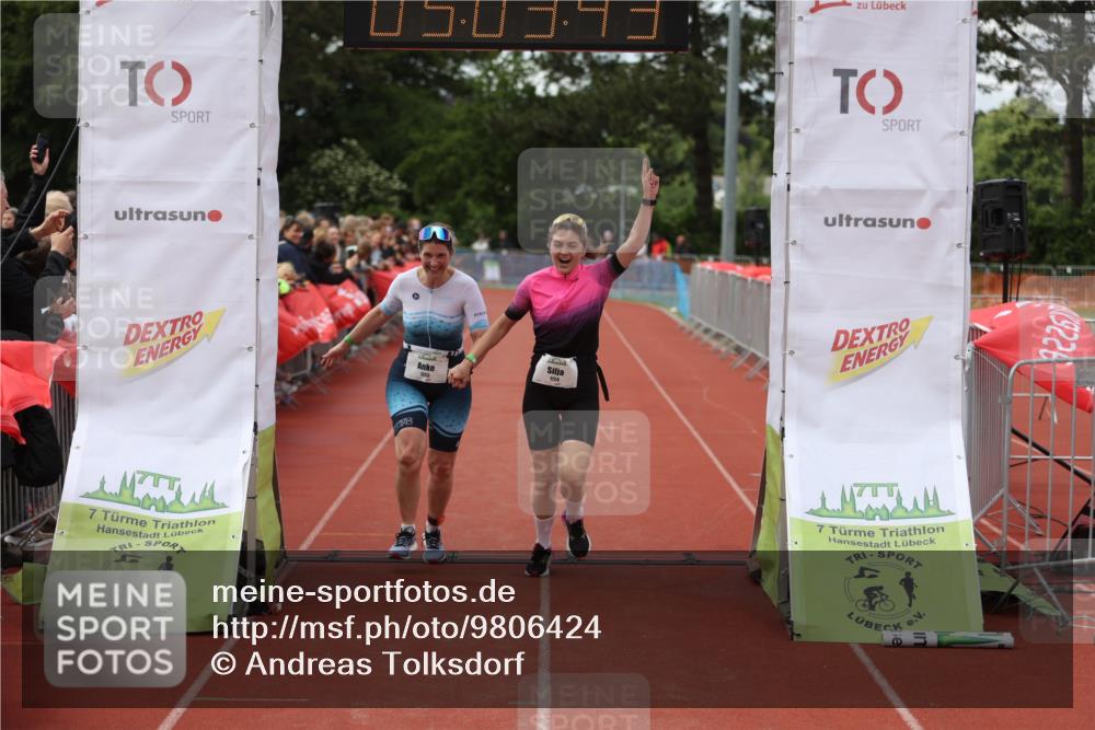 14.06.2026 - 7 Türme Triathlon Andreas Tolksdorf http://msf.ph/oto/9806424 14.06.2026 16:03:42 Ziel 1475, 1723, 1724 meine-sportfotos.de