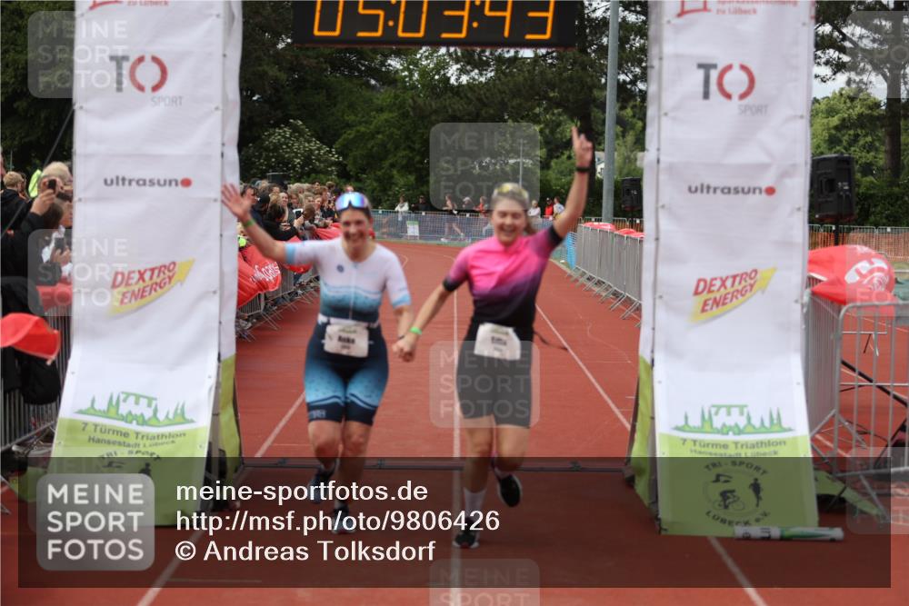 14.06.2026 - 7 Türme Triathlon Andreas Tolksdorf http://msf.ph/oto/9806426 14.06.2026 16:03:42 Ziel 1475, 1723, 1724 meine-sportfotos.de