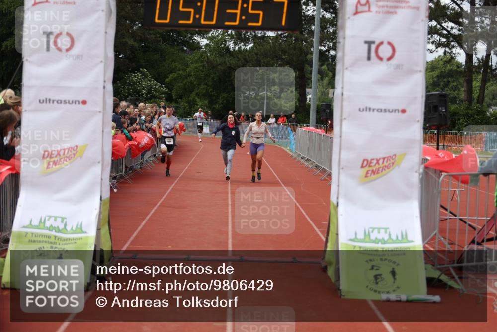 14.06.2026 - 7 Türme Triathlon Andreas Tolksdorf http://msf.ph/oto/9806429 14.06.2026 16:03:56 Ziel 1353, 1550 meine-sportfotos.de