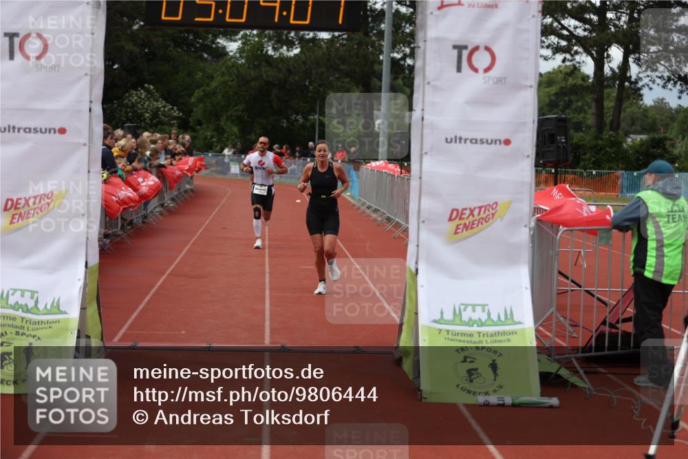 14.06.2026 - 7 Türme Triathlon Andreas Tolksdorf http://msf.ph/oto/9806444 14.06.2026 16:04:06 Ziel 1353, 1483, 1550, 1743 meine-sportfotos.de
