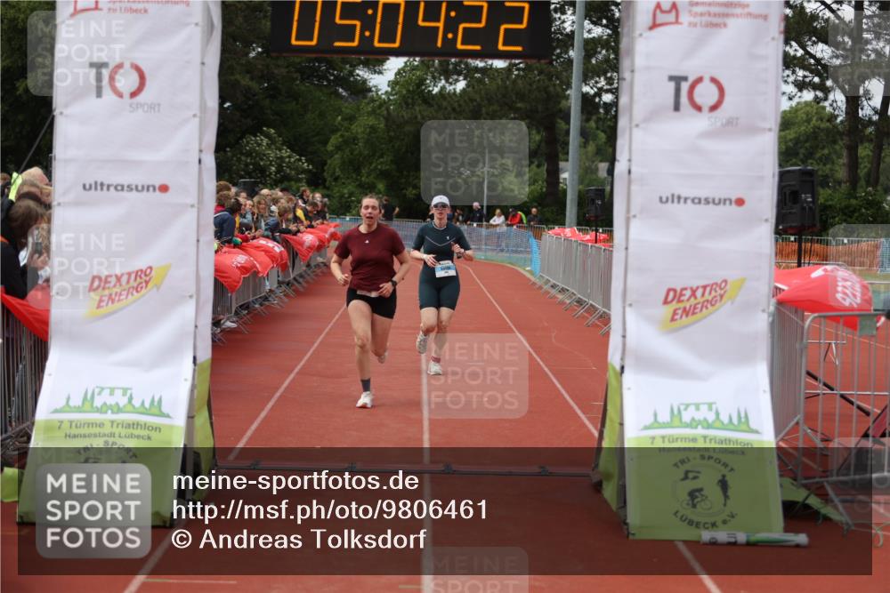 14.06.2026 - 7 Türme Triathlon Andreas Tolksdorf http://msf.ph/oto/9806461 14.06.2026 16:04:21 Ziel 940, 1561, 1595 meine-sportfotos.de