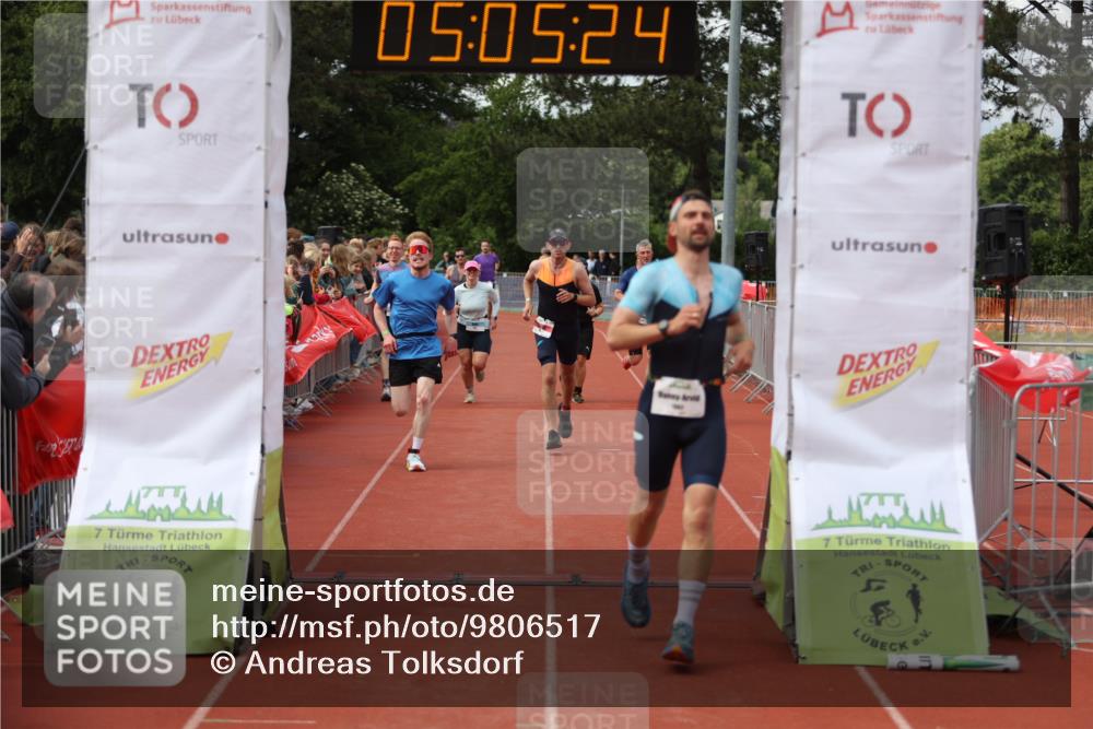 14.06.2026 - 7 Türme Triathlon Andreas Tolksdorf http://msf.ph/oto/9806517 14.06.2026 16:05:23 Ziel 852, 934, 1334, 1335, 1362, 1686, 1782 meine-sportfotos.de