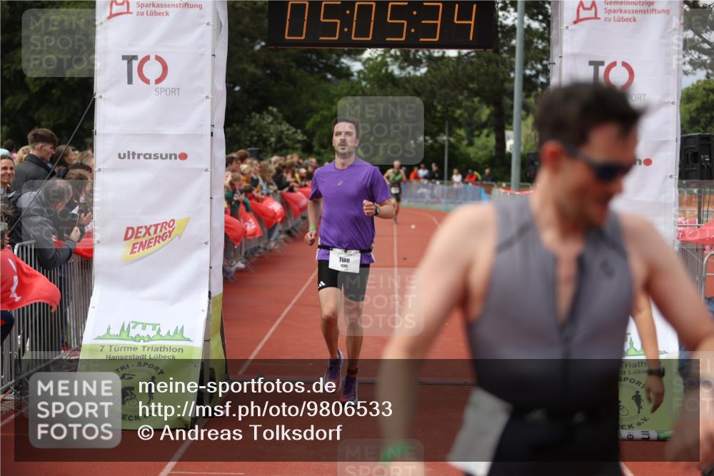 14.06.2026 - 7 Türme Triathlon Andreas Tolksdorf http://msf.ph/oto/9806533 14.06.2026 16:05:33 Ziel 852, 934, 1334, 1335, 1395, 1686 meine-sportfotos.de