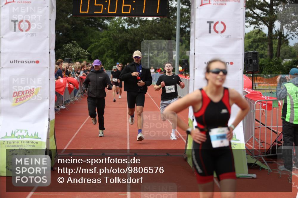 14.06.2026 - 7 Türme Triathlon Andreas Tolksdorf http://msf.ph/oto/9806576 14.06.2026 16:06:10 Ziel 1082, 1203, 1255, 1585, 1610, 1669, 1771 meine-sportfotos.de