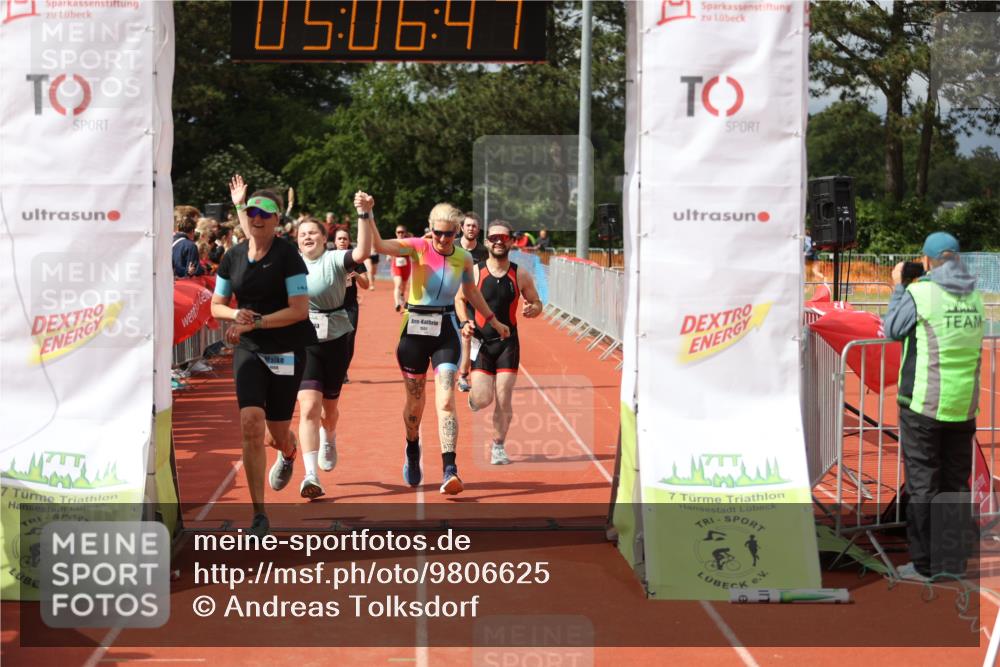 14.06.2026 - 7 Türme Triathlon Andreas Tolksdorf http://msf.ph/oto/9806625 14.06.2026 16:06:45 Ziel 736, 785, 1066, 1274, 1521, 1551, 1780, 1785 meine-sportfotos.de