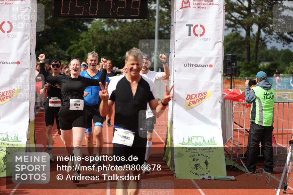 14.06.2026 - 7 Türme Triathlon Andreas Tolksdorf http://msf.ph/oto/9806678 14.06.2026 16:07:28 Ziel 771, 815, 885, 1044, 1300, 1414, 1444, 1547, 1600, 1624, 1798 meine-sportfotos.de