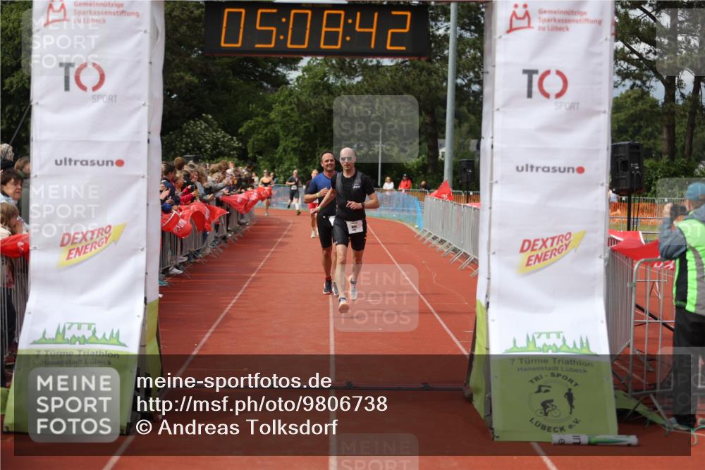 14.06.2026 - 7 Türme Triathlon Andreas Tolksdorf http://msf.ph/oto/9806738 14.06.2026 16:08:40 Ziel 1169, 1285, 1302, 1742 meine-sportfotos.de