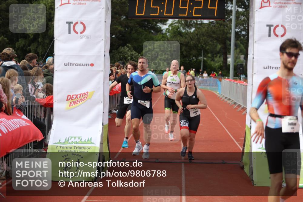 14.06.2026 - 7 Türme Triathlon Andreas Tolksdorf http://msf.ph/oto/9806788 14.06.2026 16:09:23 Ziel 1215, 1295, 1371, 1409, 1432, 1467, 1474, 1574 meine-sportfotos.de