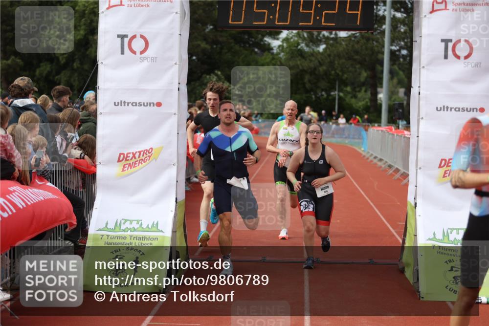 14.06.2026 - 7 Türme Triathlon Andreas Tolksdorf http://msf.ph/oto/9806789 14.06.2026 16:09:23 Ziel 1215, 1295, 1371, 1409, 1432, 1467, 1474, 1574 meine-sportfotos.de