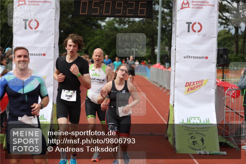 14.06.2026 - 7 Türme Triathlon Andreas Tolksdorf http://msf.ph/oto/9806793 14.06.2026 16:09:24 Ziel 1215, 1295, 1371, 1409, 1432, 1467, 1474, 1574 meine-sportfotos.de