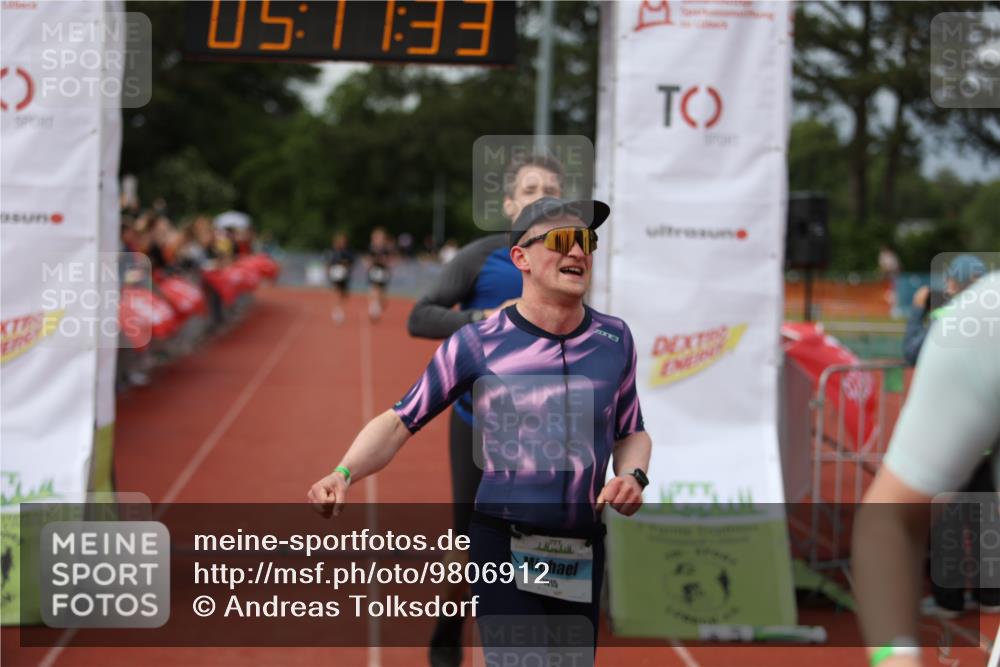 14.06.2026 - 7 Türme Triathlon Andreas Tolksdorf http://msf.ph/oto/9806912 14.06.2026 16:11:31 Ziel 1015, 1223, 1473, 1696 meine-sportfotos.de