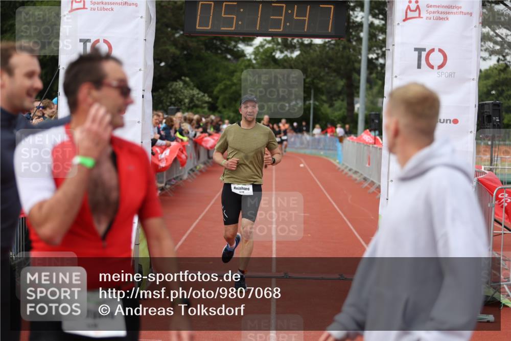 14.06.2026 - 7 Türme Triathlon Andreas Tolksdorf http://msf.ph/oto/9807068 14.06.2026 16:13:45 Ziel 1220, 1276, 1374, 1393, 1413, 1433, 1729, 1776 meine-sportfotos.de