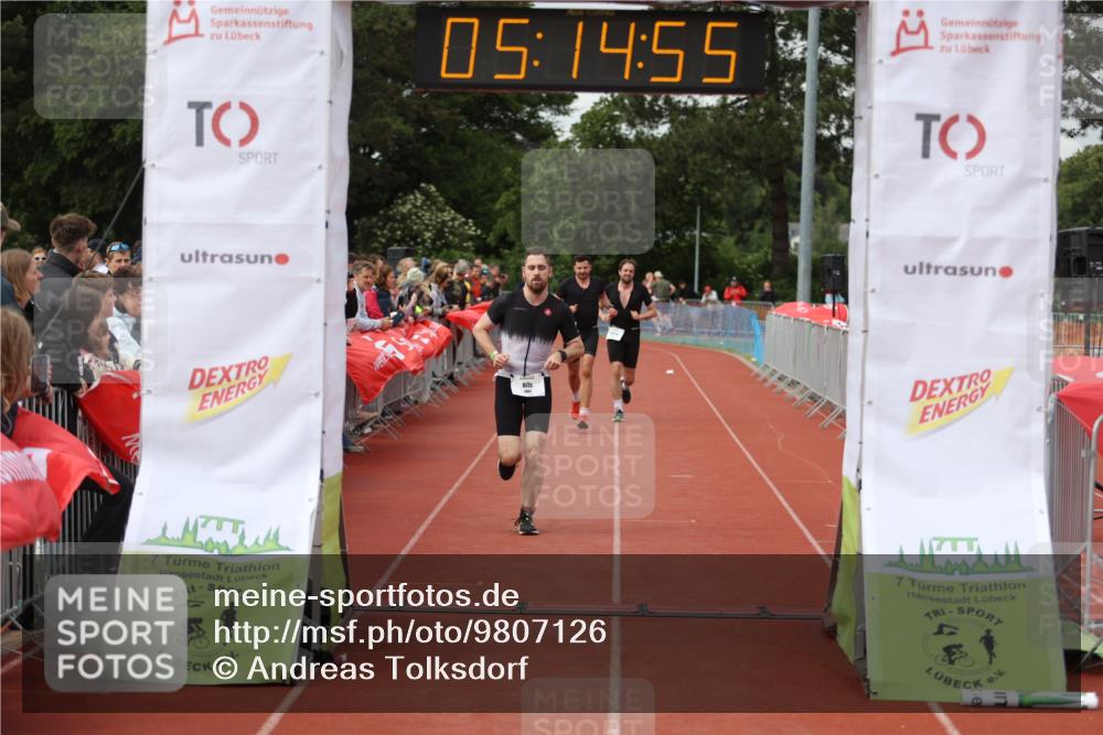 14.06.2026 - 7 Türme Triathlon Andreas Tolksdorf http://msf.ph/oto/9807126 14.06.2026 16:14:53 Ziel 1271, 1351, 1389, 1404 meine-sportfotos.de