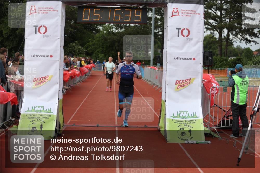 14.06.2026 - 7 Türme Triathlon Andreas Tolksdorf http://msf.ph/oto/9807243 14.06.2026 16:16:37 Ziel 1327, 1333, 1408, 1637, 1706, 1753 meine-sportfotos.de