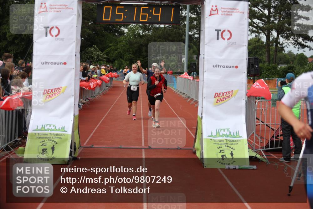14.06.2026 - 7 Türme Triathlon Andreas Tolksdorf http://msf.ph/oto/9807249 14.06.2026 16:16:40 Ziel 1306, 1333, 1637, 1706, 1753 meine-sportfotos.de