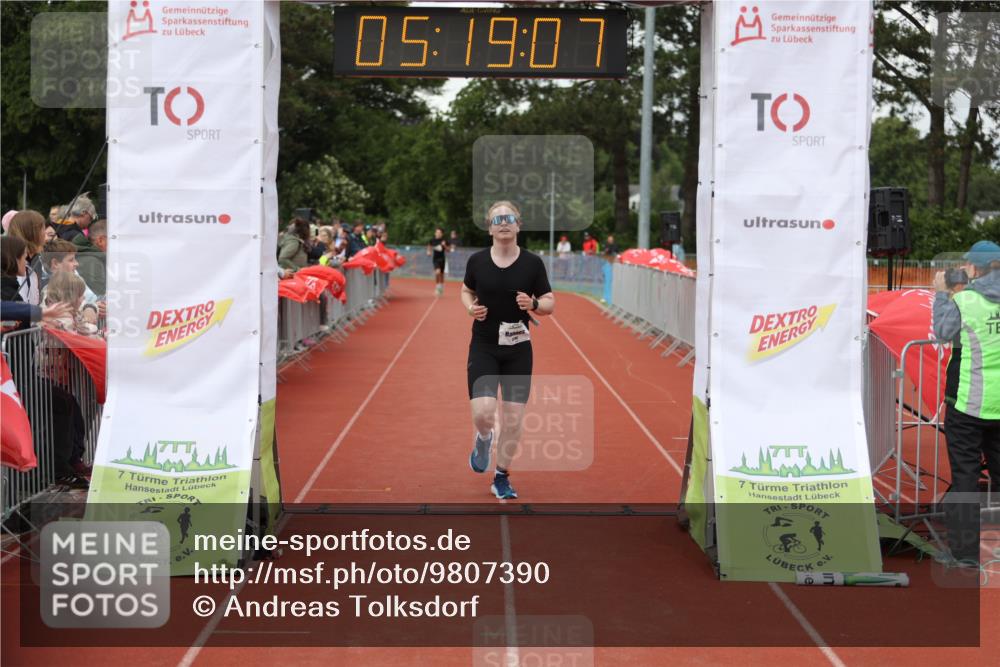14.06.2026 - 7 Türme Triathlon Andreas Tolksdorf http://msf.ph/oto/9807390 14.06.2026 16:19:06 Ziel 1296 meine-sportfotos.de