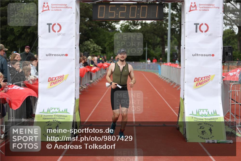 14.06.2026 - 7 Türme Triathlon Andreas Tolksdorf http://msf.ph/oto/9807429 14.06.2026 16:20:00 Ziel 902 meine-sportfotos.de