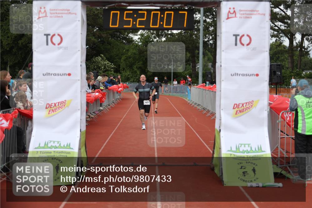 14.06.2026 - 7 Türme Triathlon Andreas Tolksdorf http://msf.ph/oto/9807433 14.06.2026 16:20:06 Ziel 902, 1268, 1301 meine-sportfotos.de