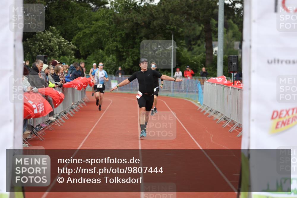 14.06.2026 - 7 Türme Triathlon Andreas Tolksdorf http://msf.ph/oto/9807444 14.06.2026 16:20:25 Ziel 758, 1388 meine-sportfotos.de