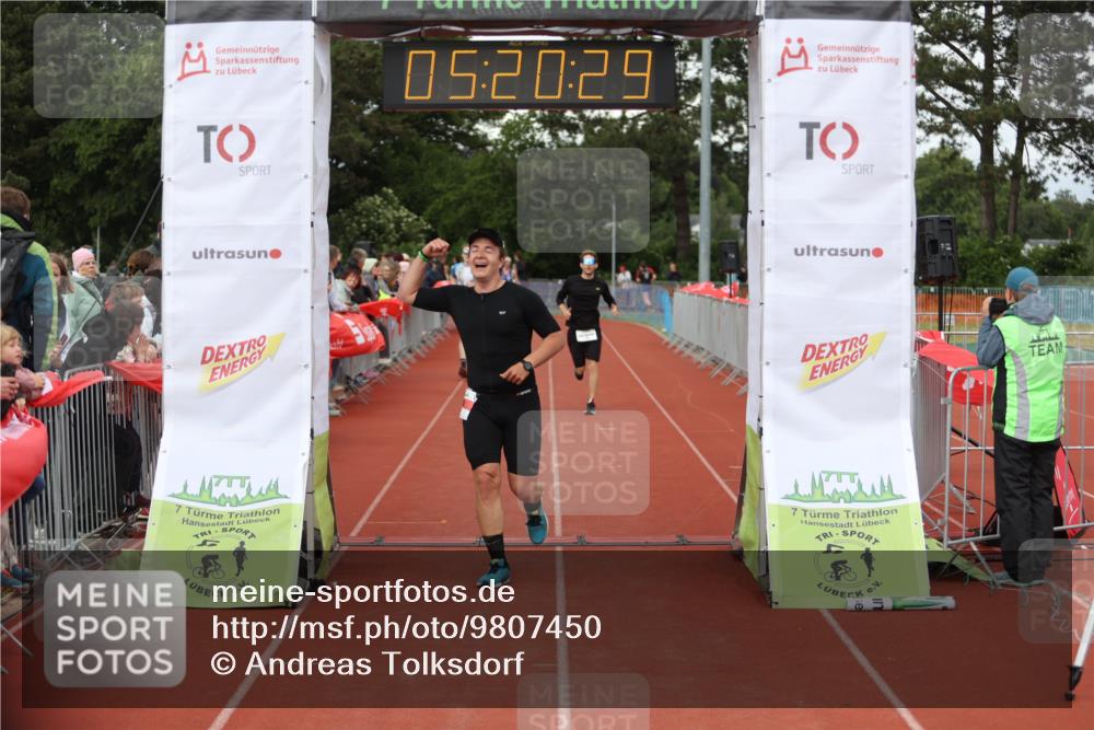 14.06.2026 - 7 Türme Triathlon Andreas Tolksdorf http://msf.ph/oto/9807450 14.06.2026 16:20:28 Ziel 758, 1388, 1430 meine-sportfotos.de