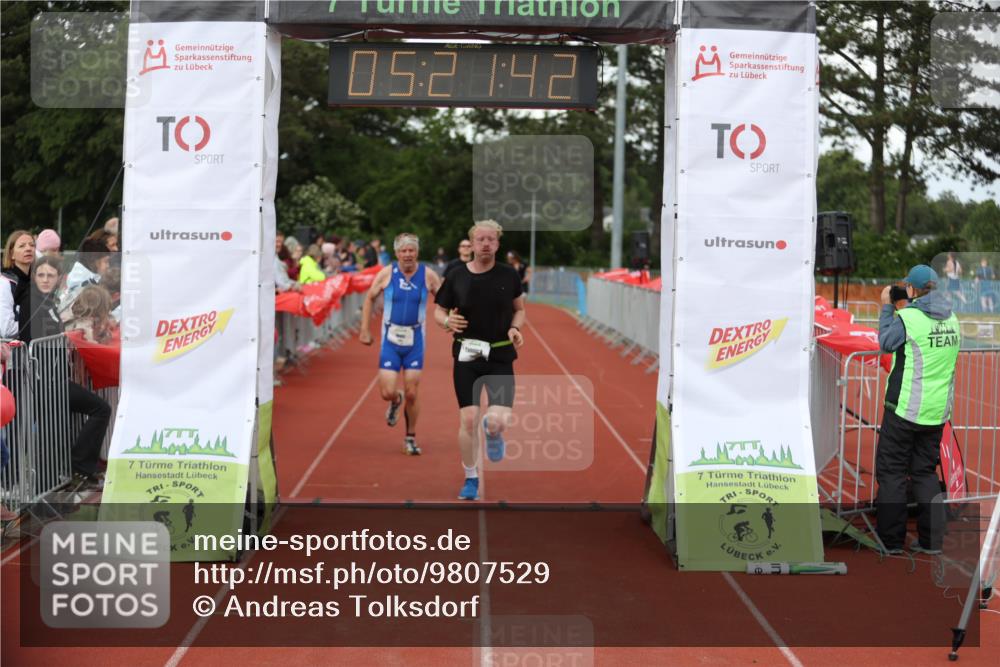 14.06.2026 - 7 Türme Triathlon Andreas Tolksdorf http://msf.ph/oto/9807529 14.06.2026 16:21:41 Ziel 1321, 1357, 1392 meine-sportfotos.de