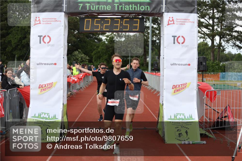 14.06.2026 - 7 Türme Triathlon Andreas Tolksdorf http://msf.ph/oto/9807659 14.06.2026 16:23:52 Ziel 867, 868, 1324 meine-sportfotos.de