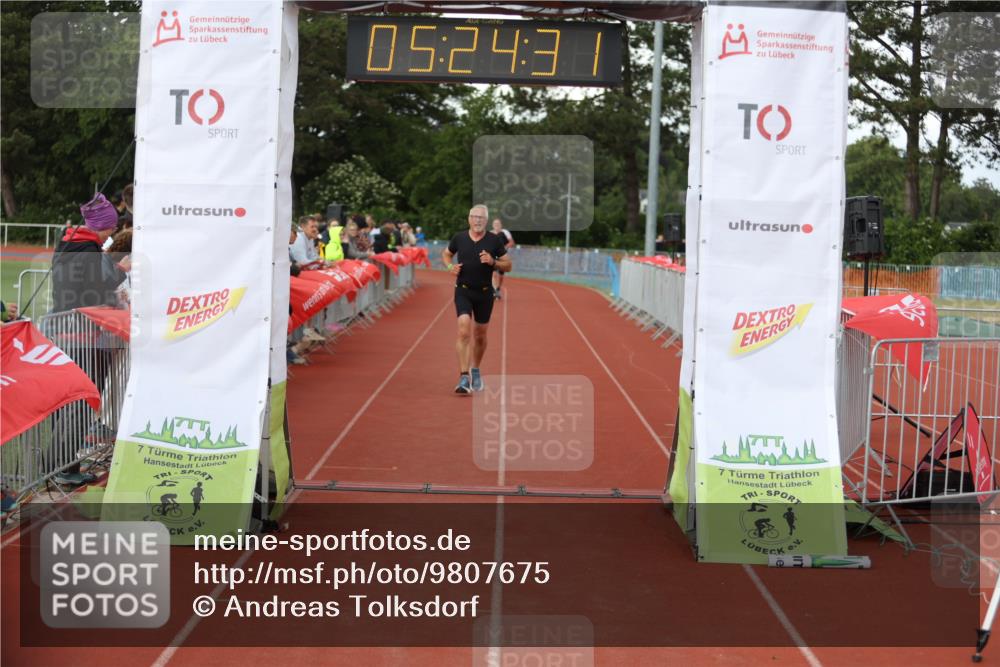 14.06.2026 - 7 Türme Triathlon Andreas Tolksdorf http://msf.ph/oto/9807675 14.06.2026 16:24:30 Ziel 1211 meine-sportfotos.de