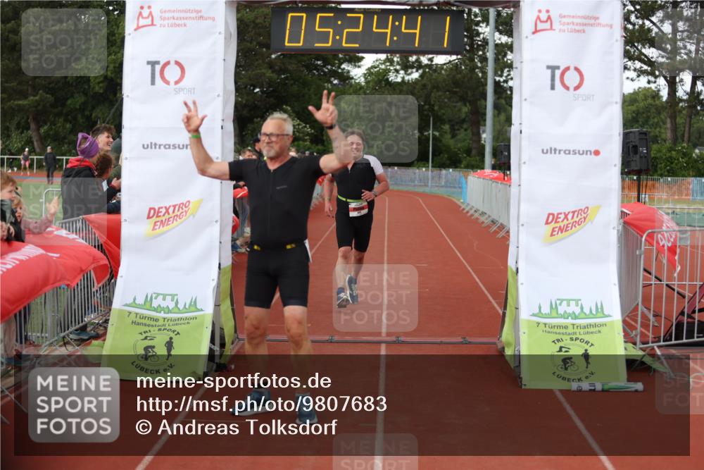 14.06.2026 - 7 Türme Triathlon Andreas Tolksdorf http://msf.ph/oto/9807683 14.06.2026 16:24:39 Ziel 620, 1211 meine-sportfotos.de